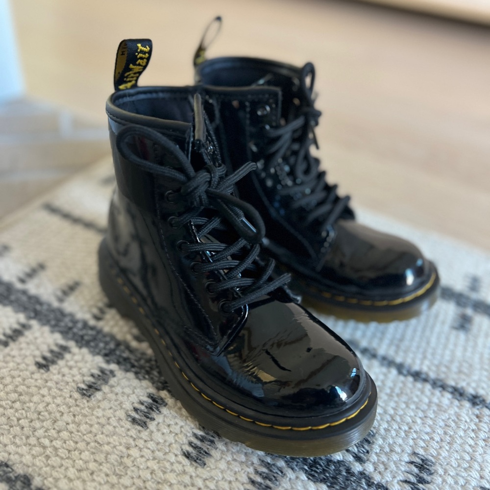 Dr Martens 1460 Girls Kids Delaney Boots NWOT